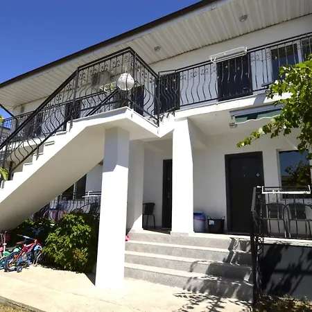 La Tortuga 3 Stele -